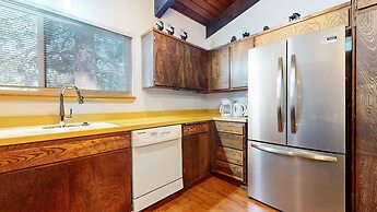 Mammoth Estates Condo - Near Village at Mammoth & Pet Friendly by RedA