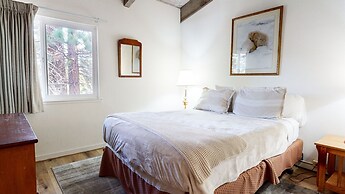 Mammoth Estates Condo - Near Village at Mammoth & Pet Friendly by RedA