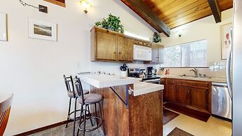 Mammoth Estates Condo - Near Village at Mammoth & Pet Friendly by RedA