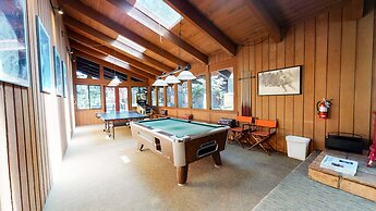 Mammoth Estates Condo - Near Village at Mammoth & Pet Friendly by RedA