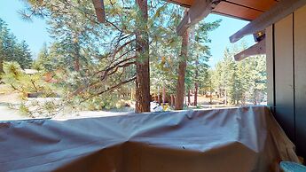 Mammoth Estates Condo - Near Village at Mammoth & Pet Friendly by RedA