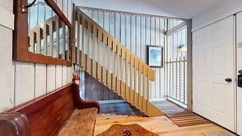 Mammoth Estates Condo - Near Village at Mammoth & Pet Friendly by RedA