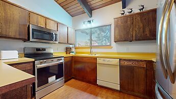 Mammoth Estates Condo - Near Village at Mammoth & Pet Friendly by RedA