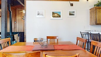 Mammoth Estates Condo - Near Village at Mammoth & Pet Friendly by RedA