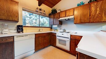 Mammoth Estates Condo - Near Village at Mammoth & Pet Friendly by RedA