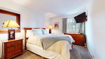 Mammoth Estates Condo - Near Village at Mammoth & Pet Friendly by RedA