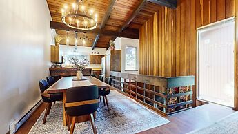 Mammoth Estates Condo - Near Village at Mammoth & Pet Friendly by RedA