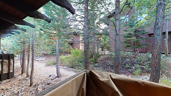 Mammoth Estates Condo - Near Village at Mammoth & Pet Friendly by RedA