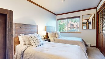 Mammoth Estates Condo - Near Village at Mammoth & Pet Friendly by RedA