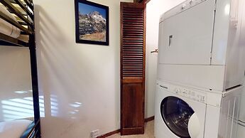 Mammoth Estates Condo - Near Village at Mammoth & Pet Friendly by RedA