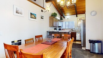 Mammoth Estates Condo - Near Village at Mammoth & Pet Friendly by RedA