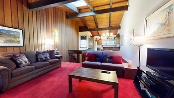 Mammoth Estates Condo - Near Village at Mammoth & Pet Friendly by RedA