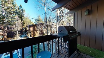 Mammoth Estates Condo - Near Village at Mammoth & Pet Friendly by RedA