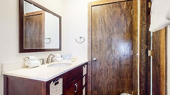 Mammoth Estates Condo - Near Village at Mammoth & Pet Friendly by RedA