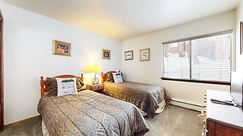 Mammoth Estates Condo - Near Village at Mammoth & Pet Friendly by RedA