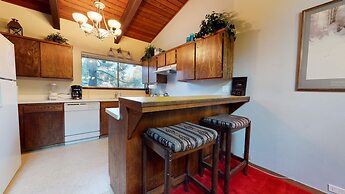 Mammoth Estates Condo - Near Village at Mammoth & Pet Friendly by RedA