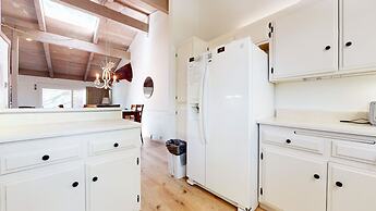 Mammoth Estates Condo - Near Village at Mammoth & Pet Friendly by RedA