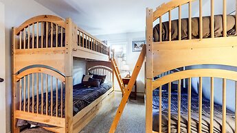 Mammoth Estates Condo - Near Village at Mammoth & Pet Friendly by RedA