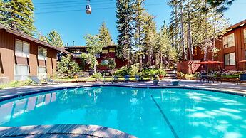 Mammoth Estates Condo - Near Village at Mammoth & Pet Friendly by RedA