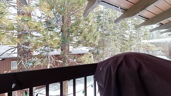Mammoth Estates Condo - Near Village at Mammoth & Pet Friendly by RedA