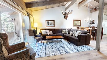 Mammoth Estates Condo - Near Village at Mammoth & Pet Friendly by RedA