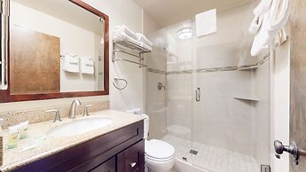 Mammoth Estates Condo - Near Village at Mammoth & Pet Friendly by RedA