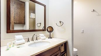 Mammoth Estates Condo - Near Village at Mammoth & Pet Friendly by RedA