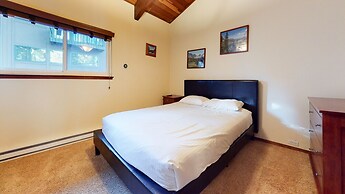 Mammoth Estates Condo - Near Village at Mammoth & Pet Friendly by RedA