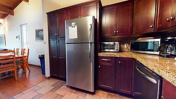 Mammoth Estates Condo - Near Village at Mammoth & Pet Friendly by RedA