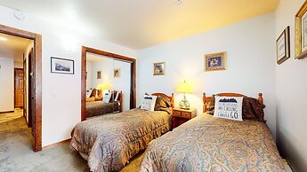 Mammoth Estates Condo - Near Village at Mammoth & Pet Friendly by RedA