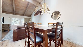 Mammoth Estates Condo - Near Village at Mammoth & Pet Friendly by RedA
