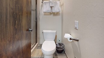 Mammoth Estates Condo - Near Village at Mammoth & Pet Friendly by RedA
