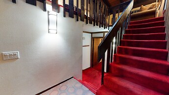 Mammoth Estates Condo - Near Village at Mammoth & Pet Friendly by RedA