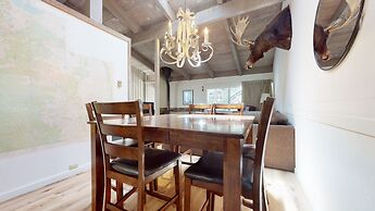 Mammoth Estates Condo - Near Village at Mammoth & Pet Friendly by RedA