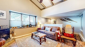 Mammoth Estates Condo - Free Parking & Pet Friendly