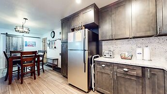 Mammoth Estates Condo - Free Parking & Pet Friendly