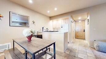 Mammoth Estates Condo - Free Parking & Pet Friendly