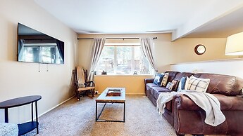 Mammoth Estates Condo - Free Parking & Pet Friendly