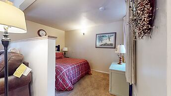 Mammoth Estates Condo - Free Parking & Pet Friendly