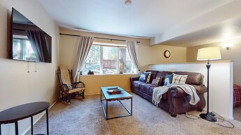 Mammoth Estates Condo - Free Parking & Pet Friendly