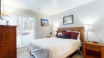 Mammoth Estates Condo - Free Parking & Pet Friendly
