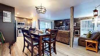 Mammoth Estates Condo - Free Parking & Pet Friendly