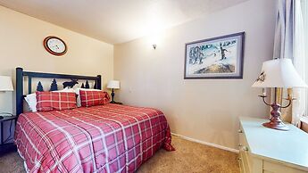 Mammoth Estates Condo - Free Parking & Pet Friendly