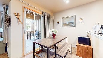 Mammoth Estates Condo - Free Parking & Pet Friendly