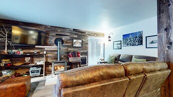 Mammoth Estates Condo - Free Parking & Pet Friendly