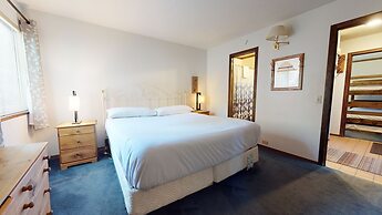 Mammoth Estates Condo - Free Parking & Pet Friendly