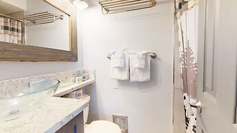 Mammoth Estates Condo - Free Parking & Pet Friendly