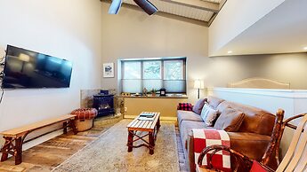 Mammoth Estates Condo - Free Parking & Pet Friendly