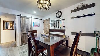 Mammoth Estates Condo - Free Parking & Pet Friendly