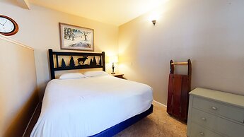 Mammoth Estates Condo - Free Parking & Pet Friendly